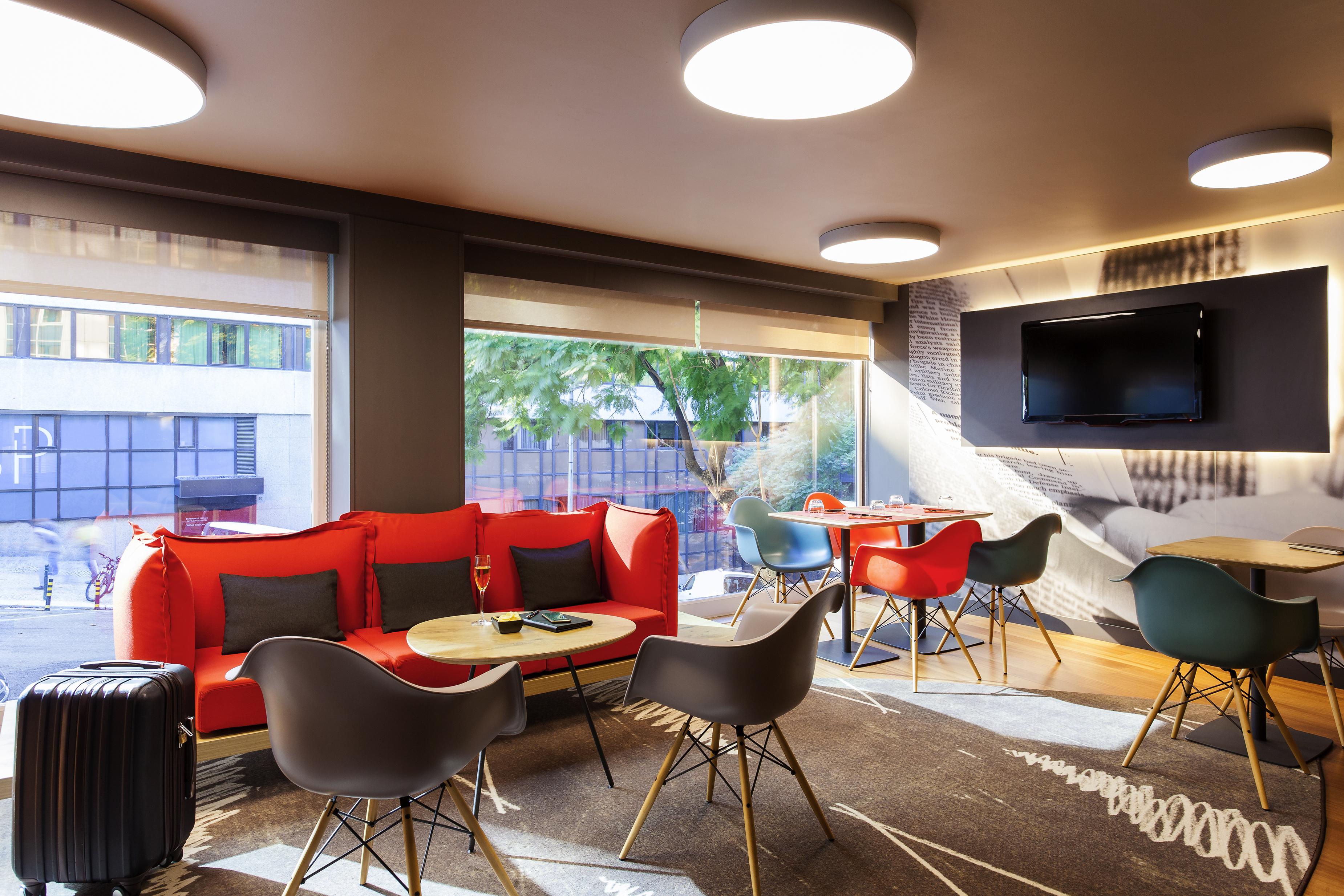 Hotel Ibis Lisboa Liberdade Exterior photo